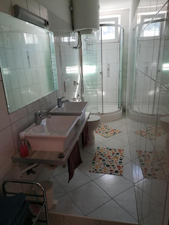 קאלי Apartment Halugica מראה חיצוני תמונה