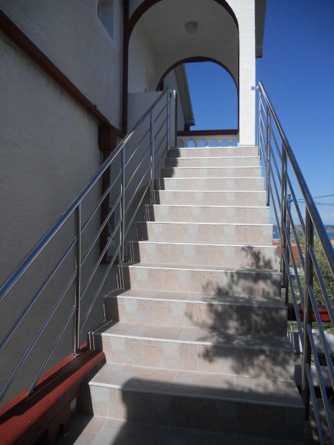 קאלי Apartment Halugica מראה חיצוני תמונה