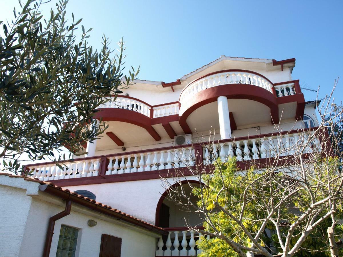 קאלי Apartment Halugica מראה חיצוני תמונה